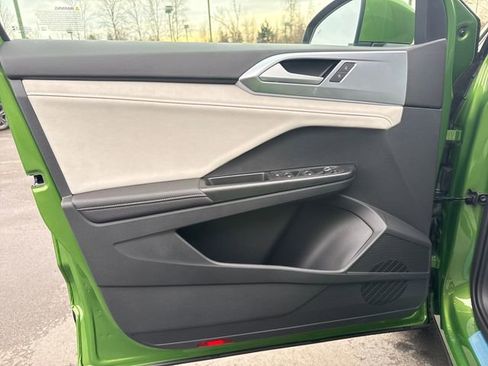 New 2026 Volkswagen Taos SE AWD/4WD image 17