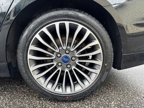 Used 2017 Ford Fusion SE w/ Fusion SE Technology Package AWD/4WD image 28