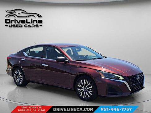 Used 2025 Nissan Altima 2.5 SV FWD image 7