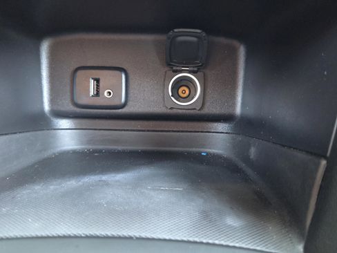 Used 2018 Chevrolet Equinox LT image 25