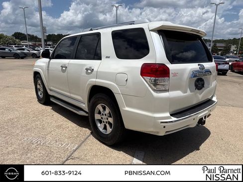 Used 2011 Toyota 4Runner SR5 RWD image 10