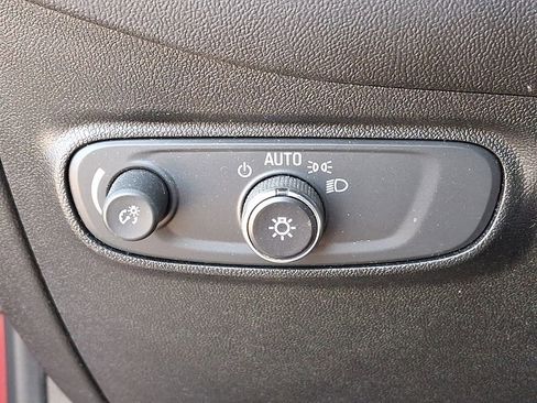 Used 2018 Chevrolet Equinox LT AWD/4WD image 28
