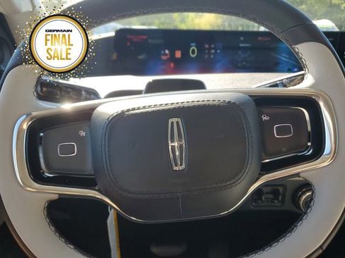 New 2025 Lincoln Navigator Reserve image 20