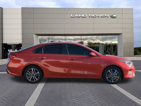 Used 2022 Kia Forte LXS image 4