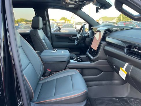New 2026 GMC Yukon AT4 w/ AT4 Premium Package AWD/4WD image 38