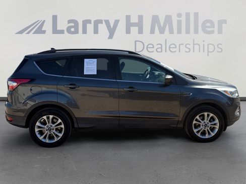 Used 2018 Ford Escape SE w/ SE Sync 3 Package image 6