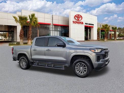 Used 2023 Chevrolet Colorado LT w/ LT Convenience Package II image 2