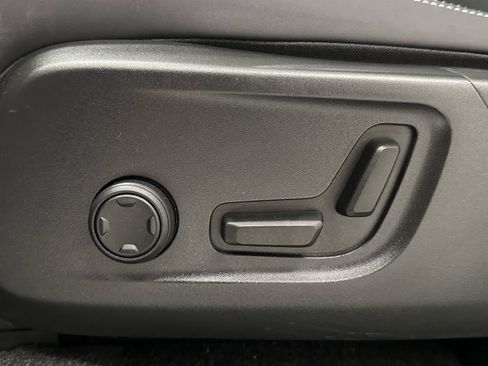 Used 2023 Volvo C40 P8 Recharge Plus image 11