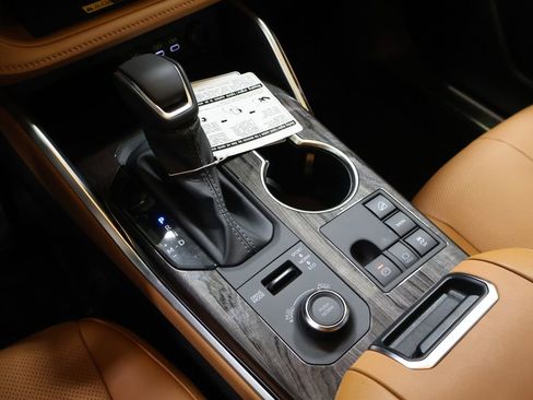 New 2026 Toyota Highlander Platinum AWD/4WD image 25