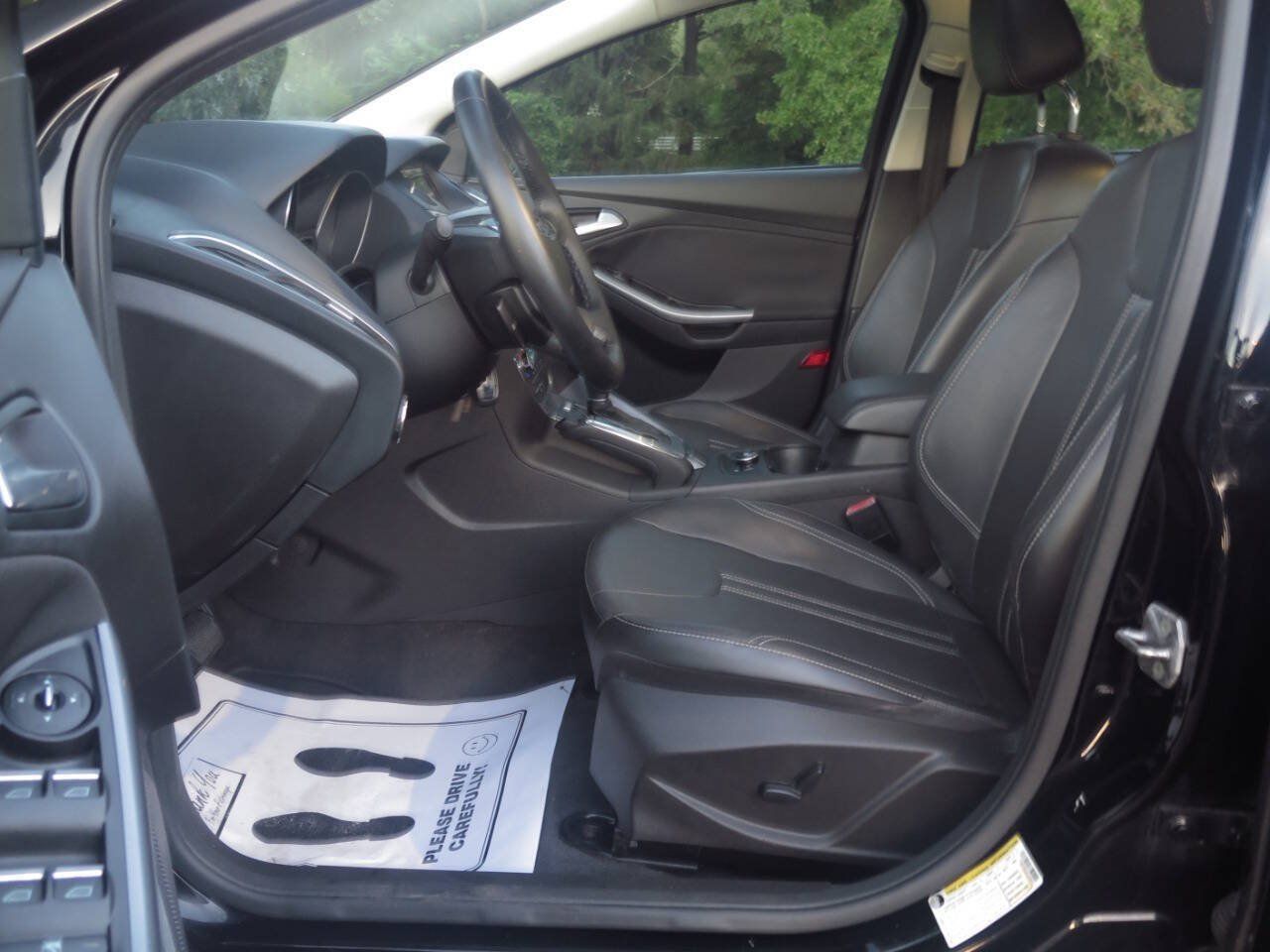 Used 2012 Ford Focus Titanium FWD image 11