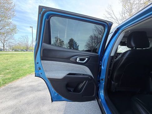 Used 2022 Jeep Compass Latitude AWD/4WD image 18