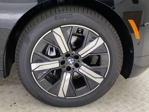 Used 2026 BMW iX xDrive60 AWD/4WD image 4