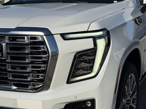 New 2026 GMC Yukon Denali image 8