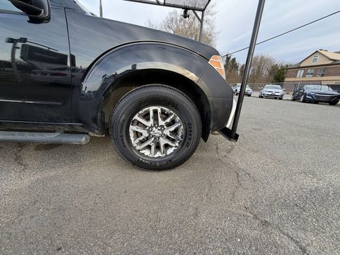 Used 2014 Nissan Frontier SV w/ SV Value Truck Package AWD/4WD image 11