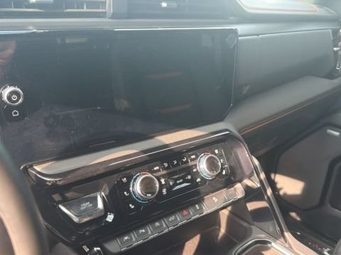 Used 2024 GMC Sierra 1500 AT4 w/ AT4 Preferred Package AWD/4WD image 16