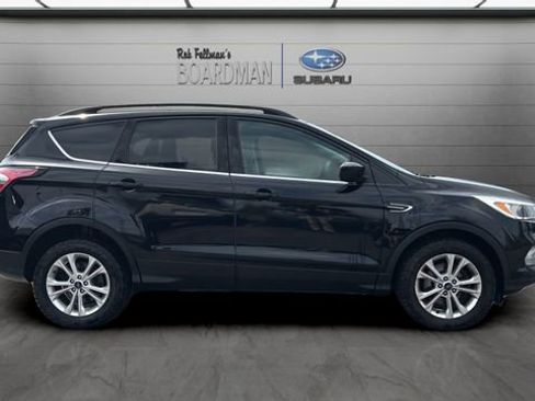 Used 2018 Ford Escape SE image 3