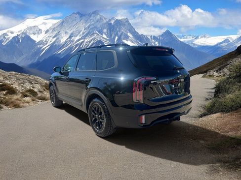 Used 2025 Kia Telluride SX Prestige X-Pro AWD/4WD image 3