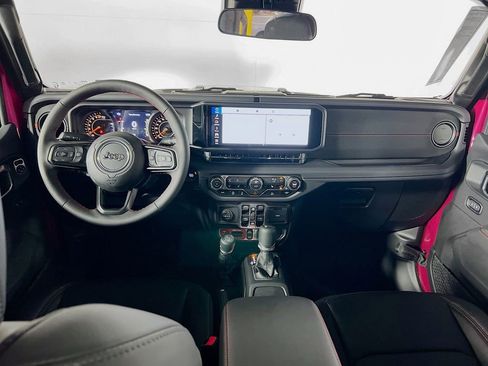 Certified 2024 Jeep Gladiator Rubicon w/ Convenience Group image 13