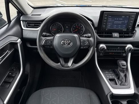 Used 2021 Toyota RAV4 XLE AWD/4WD image 18