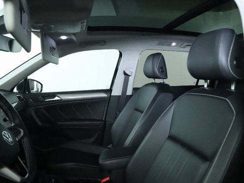 Used 2023 Volkswagen Tiguan SE w/ Panoramic Sunroof Package AWD/4WD image 21