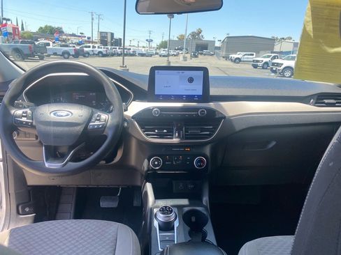 Used 2022 Ford Escape SE image 16
