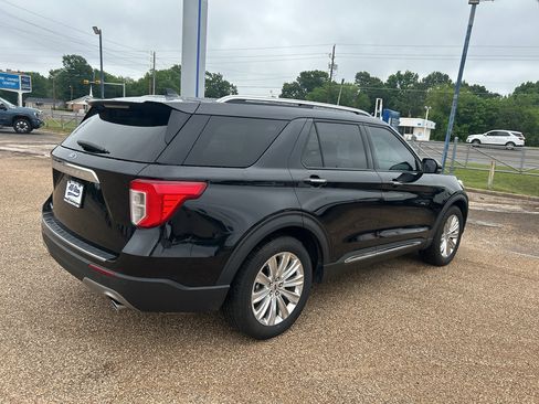 Used 2022 Ford Explorer Limited w/ Equipment Group 301A RWD image 4