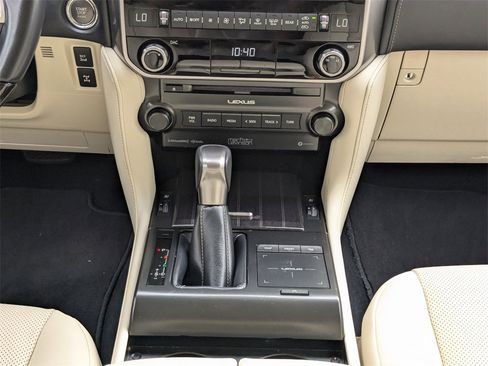 Used 2023 Lexus GX 460 Premium image 19