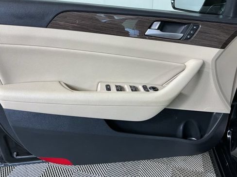 Used 2018 Hyundai Sonata Limited FWD image 13