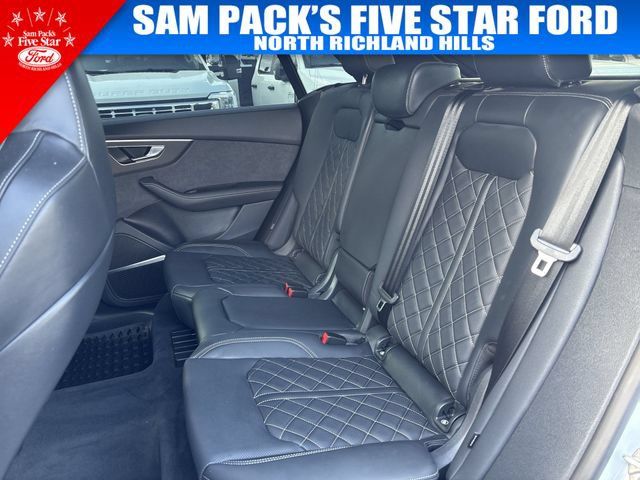 Used 2026 Audi SQ8 Premium Plus AWD/4WD image 32