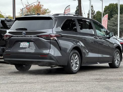 Certified 2025 Toyota Sienna XLE w/ XLE Plus Package AWD/4WD image 3