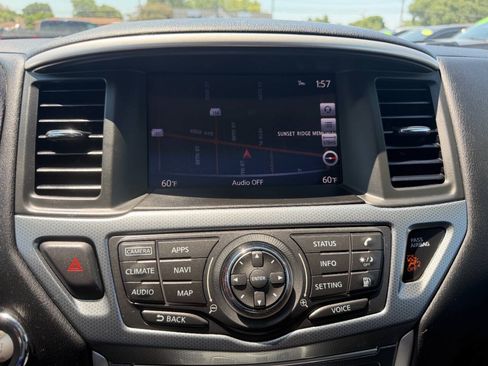 Used 2018 Nissan Pathfinder SL w/ SL Premium Package AWD/4WD image 25
