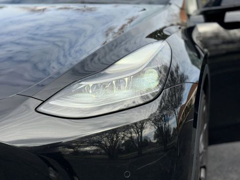 Used 2022 Tesla Model Y Performance image 10