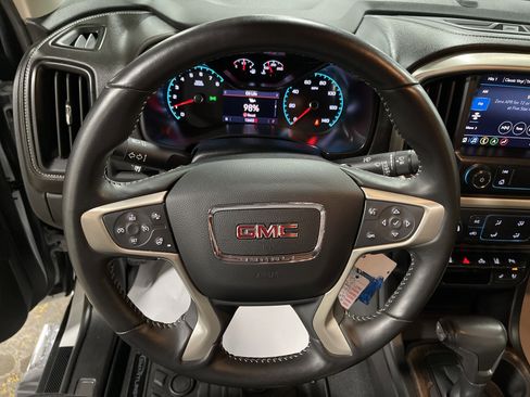 Used 2021 GMC Canyon Denali image 18