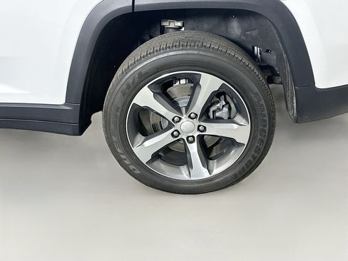Used 2023 Jeep Grand Cherokee 4WD 4xe image 11
