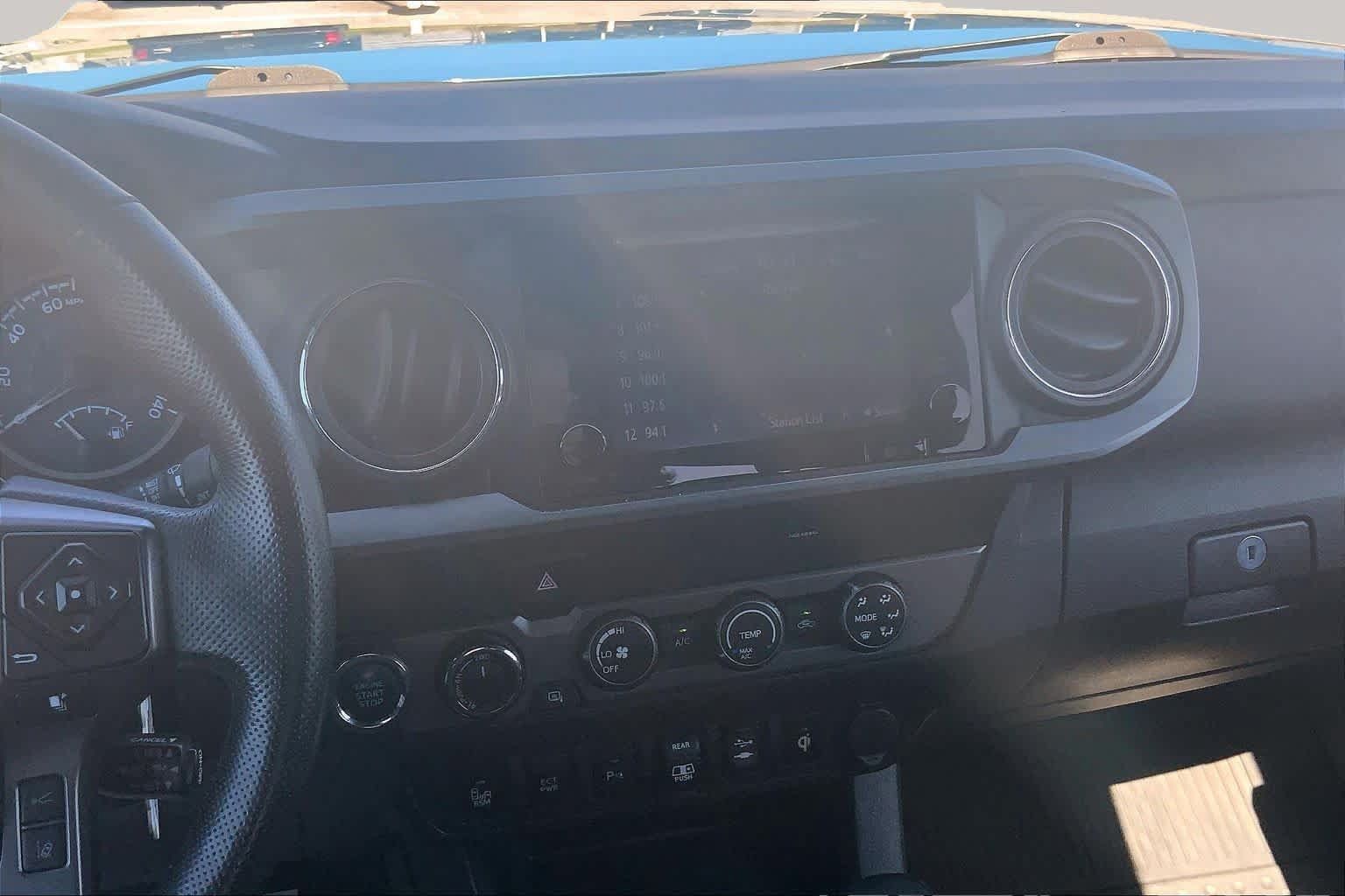 Used 2019 Toyota Tacoma TRD Off-Road w/ Technology Package AWD/4WD image 7