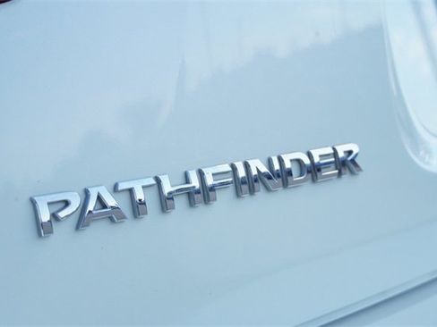 Used 2018 Nissan Pathfinder Platinum image 13