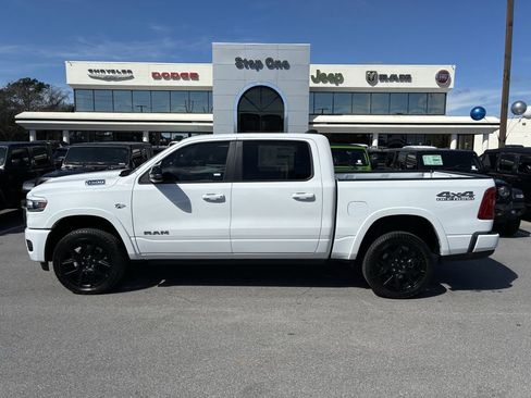 New 2026 RAM 1500 Laramie w/ Laramie Preferred Package AWD/4WD image 10