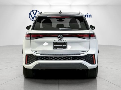 New 2026 Volkswagen Tiguan SE R-Line image 4