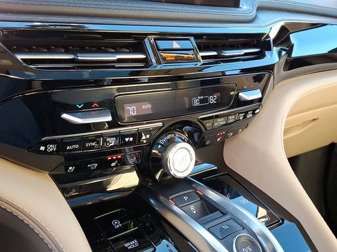 Used 2025 Acura MDX SH-AWD w/ Advance Package image 17