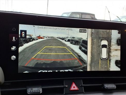 Used 2025 Kia Sportage SX image 13