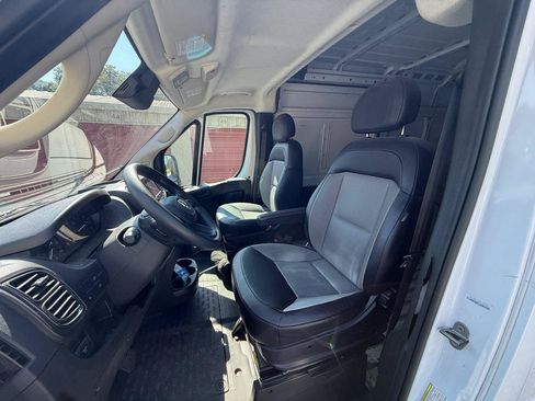 Used 2024 RAM ProMaster 2500 w/ Convenience Group FWD image 9
