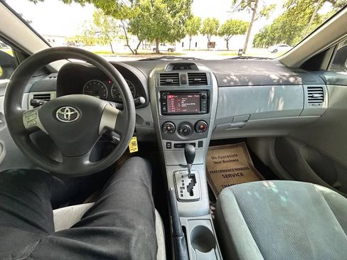 Used 2013 Toyota Corolla LE FWD image 16