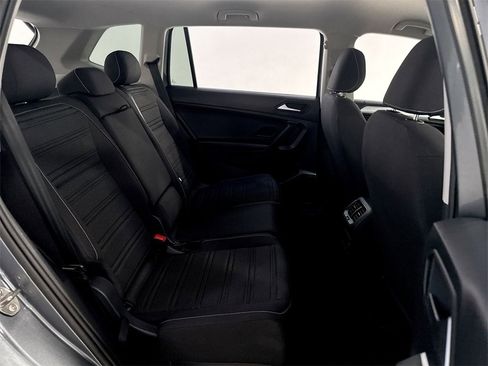 Used 2022 Volkswagen Tiguan S image 29