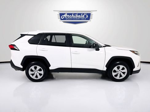 Used 2025 Toyota RAV4 LE image 9