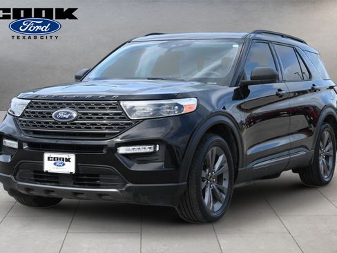 Used 2021 Ford Explorer XLT w/ Equipment Group 202A RWD image 1
