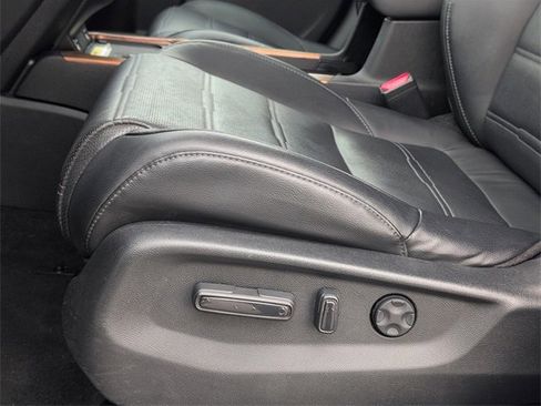 Used 2020 Honda CR-V Touring image 10