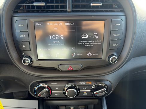 Used 2022 Kia Soul LX FWD image 19