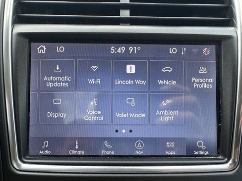 Used 2020 Lincoln Nautilus Reserve AWD/4WD image 33