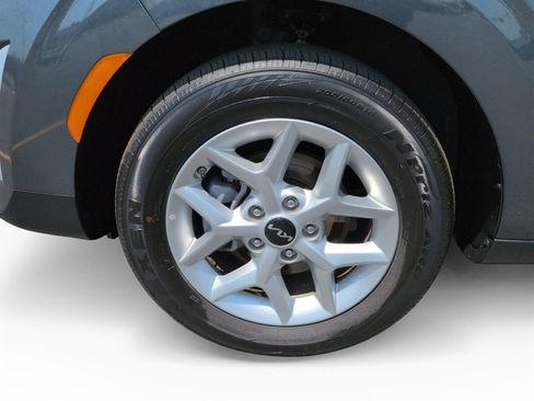 Used 2025 Kia Soul LX FWD image 30