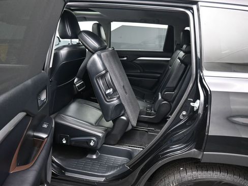 Used 2019 Toyota Highlander XLE image 40